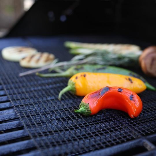 Grillfine BBQ Grillnetz / Grillmatte | Antihaft & Wiederverwendbar | Hitzebeständig bis 370 °C | Für Fleisch, Fisch & Gemüse
