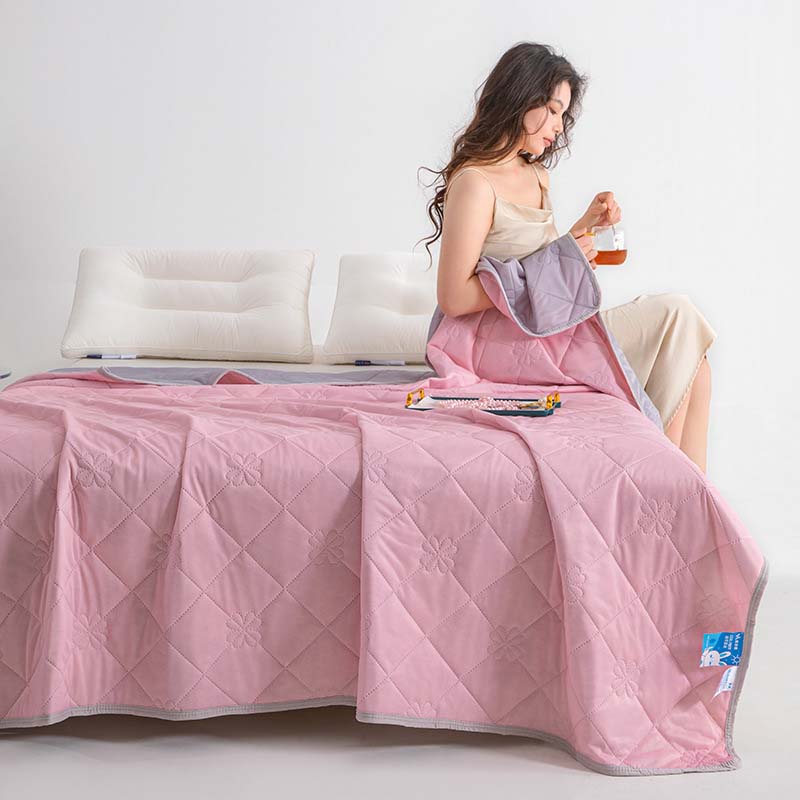 ChillBreeze – Die Decke für kühlen, erholsamen Schlaf an warmen Nächten!