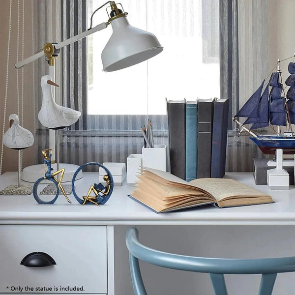 Deko Figuren Mädchen | Yoga & Lesend | Harz Skulpturen Set | Blau & Gold