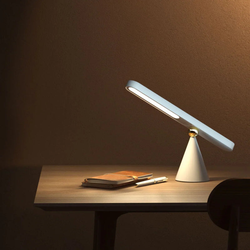 Design-Tischlampe Eleglora TouchGlow | Kunstvolle LED-Stimmungslampe | Touch-Bedienung | In Weiß & Khaki | Für stilvolle Wohnakzente