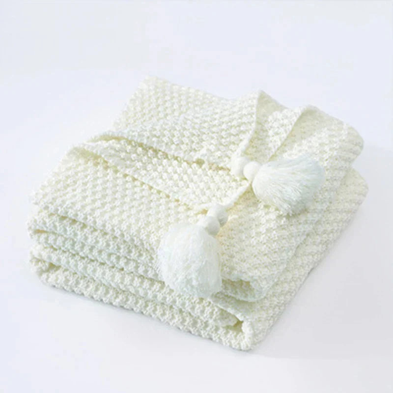 Wolldecke ArcticHaven | Skandinavisches Design mit Quasten & Kugeln | Warm & Stilvoll