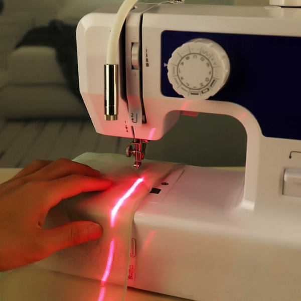 StitchLaser – Unübertroffene Präzision beim Nähen wie nie zuvor!