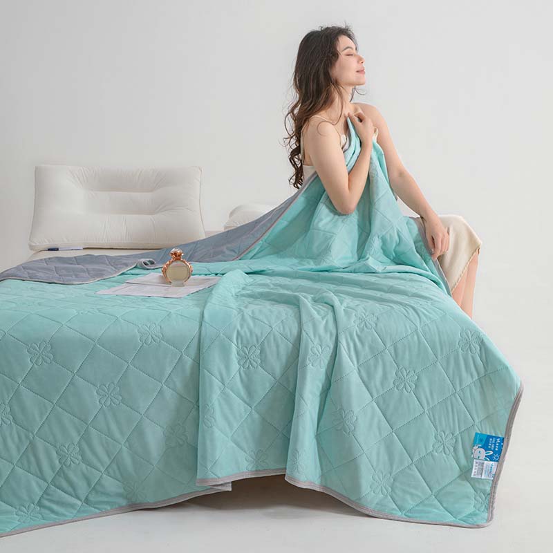 ChillBreeze – Die Decke für kühlen, erholsamen Schlaf an warmen Nächten!