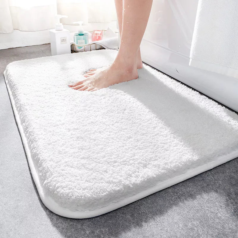 PlushDry – Premium Badematte für kuschelige, trockene Füße!