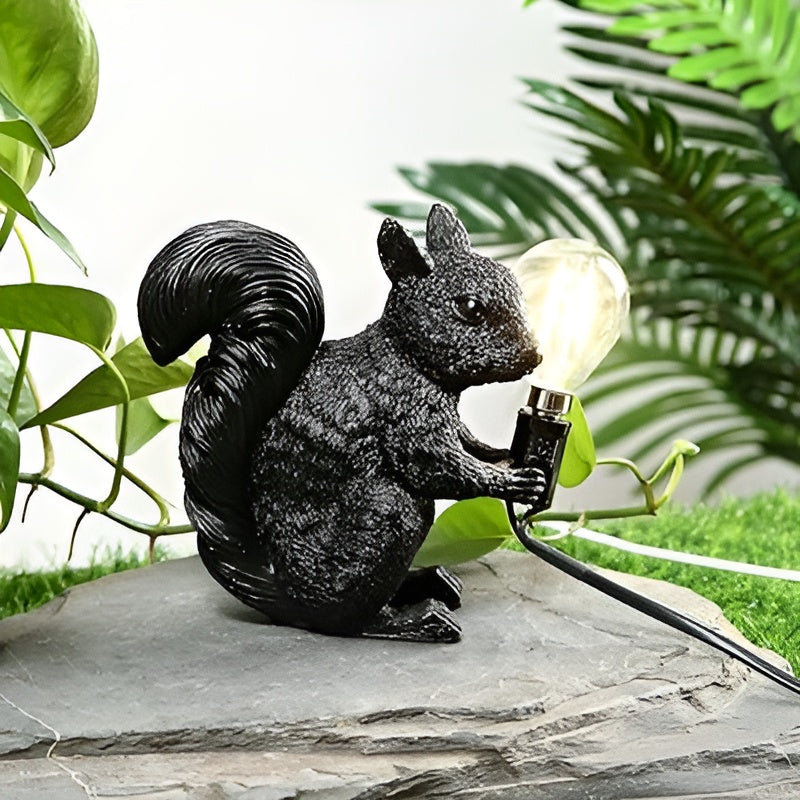NordiLicht Tischlampe Eichhörnchen | Nordic Design | Warmes LED-Licht | Harzfigur