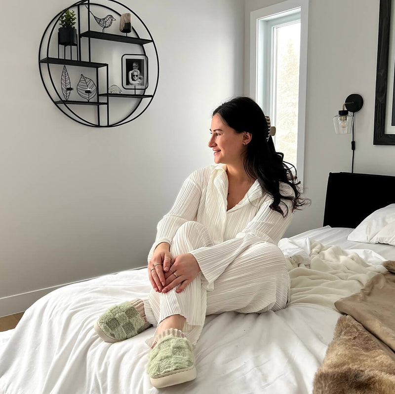 CaroLux | Warme Winter Hausschuhe | Kariertes Muster | Kunstfell & Rutschfeste Sohle