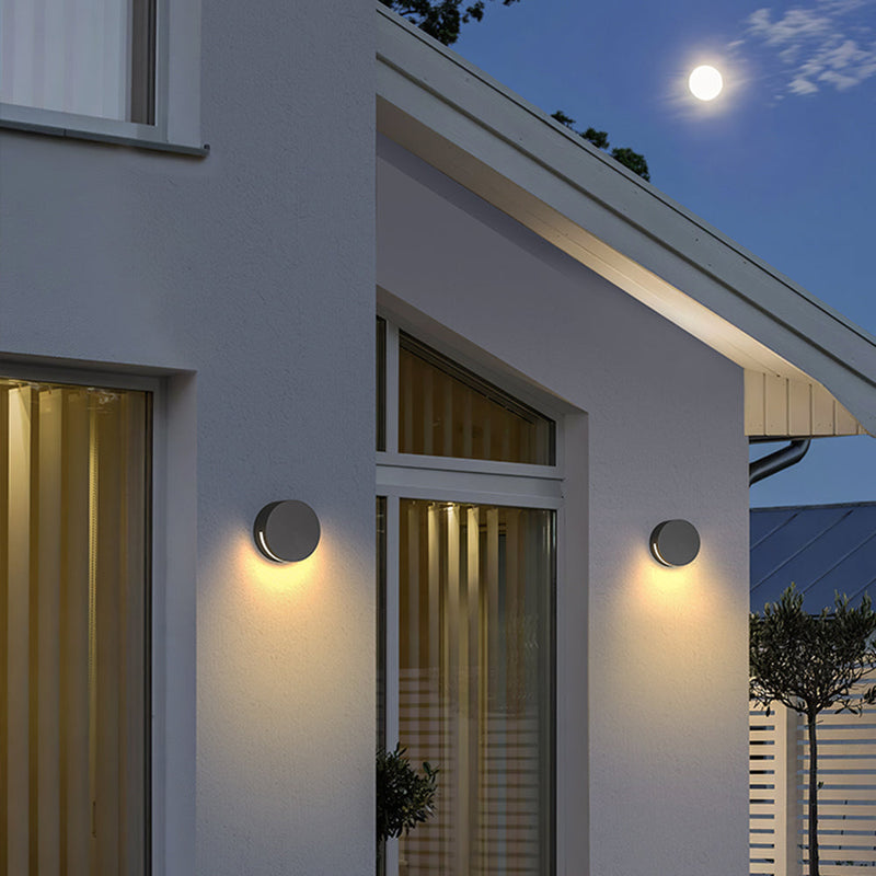 Lunedra Runde Außenwandleuchte aus Glas | IP65 Wasserdicht & Wetterfest | Warmweißes Licht | Für Garten, Terrasse & Eingangsbereich | Ø12 cm