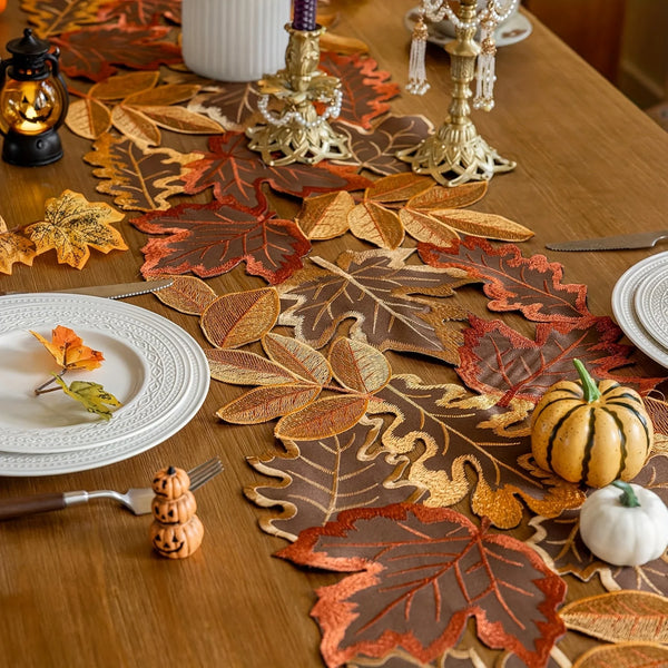 HarvestLeaf Tischläufer | Besticktes Ahornblatt-Design | Herbstdeko im Landhausstil