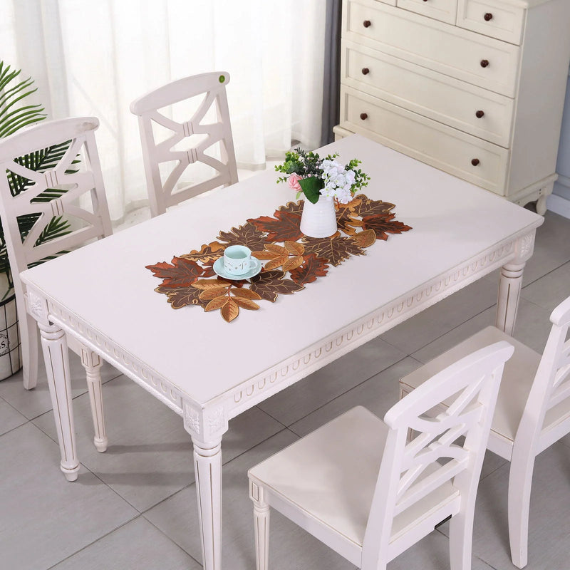 HarvestLeaf Tischläufer | Besticktes Ahornblatt-Design | Herbstdeko im Landhausstil