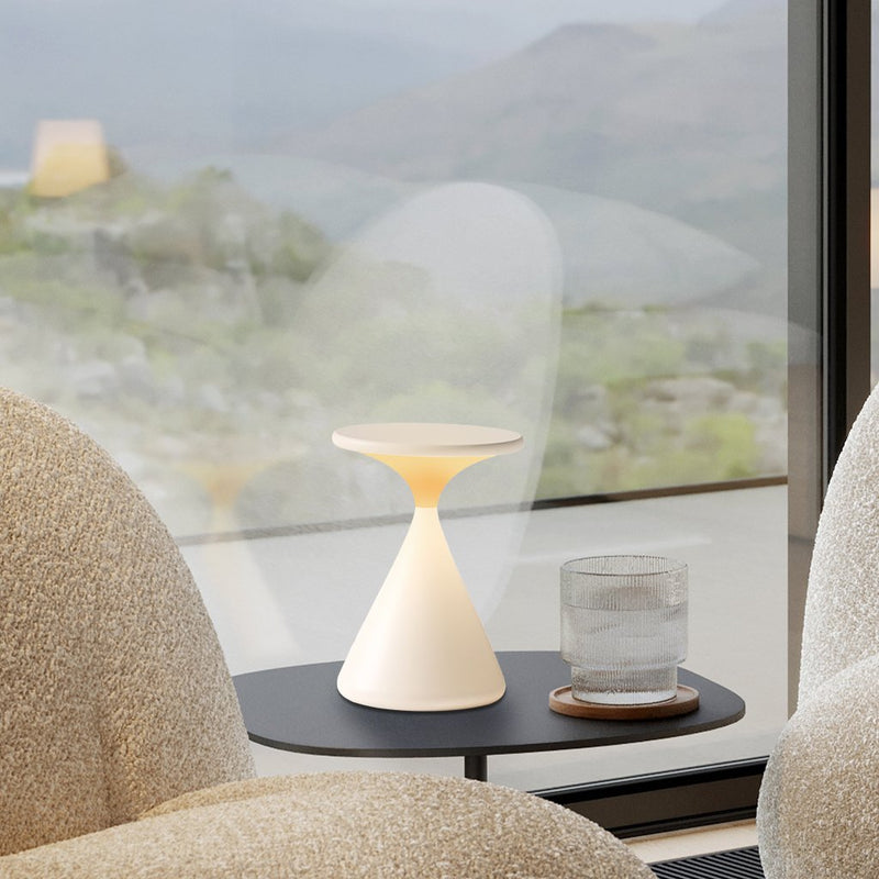 Sandoro LED Tischlampe Zanduhr-Design | Warmweiß 2200K–2700K | Touch-Dimmer | Ø13×18 cm | Kabellos & USB-C
