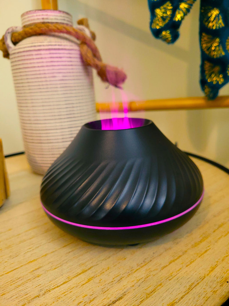 LumiFlare Aromadiffusor | Flammeneffekt & Beruhigender Nebel | 130 ml | Für Entspannung & Wohlfühlatmosphäre