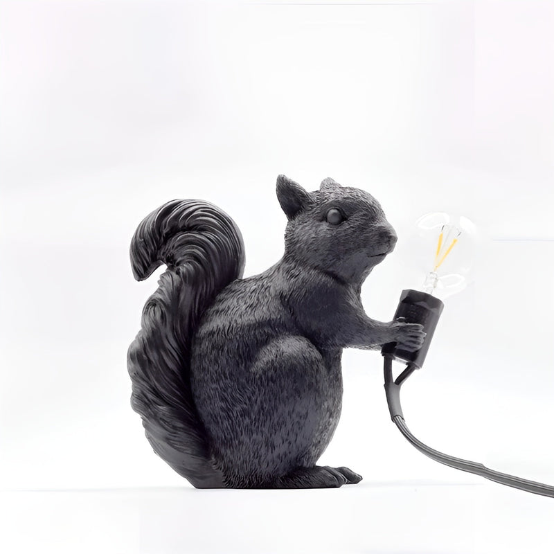 NordiLicht Tischlampe Eichhörnchen | Nordic Design | Warmes LED-Licht | Harzfigur