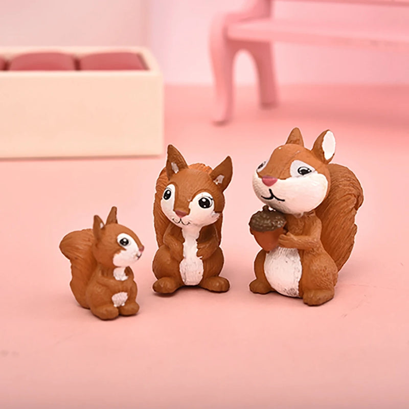 NuttyFriends Minis | Eichhörnchen Figuren Set | 4-teilig | Miniatur Tierfiguren | Deko & Spielset für Kinder & Zuhause