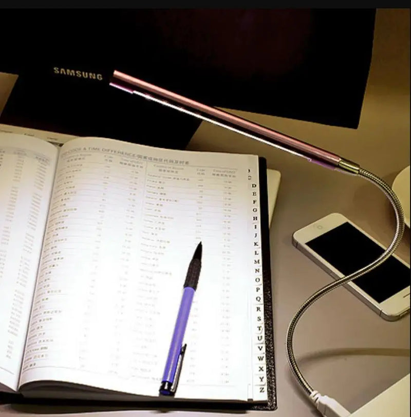 LumiBeam USB LED Leselampe aus Metall | Flexibler Hals & 10 LEDs | Kompakte Laptop-Lampe | Für Notebook, Powerbank & PC