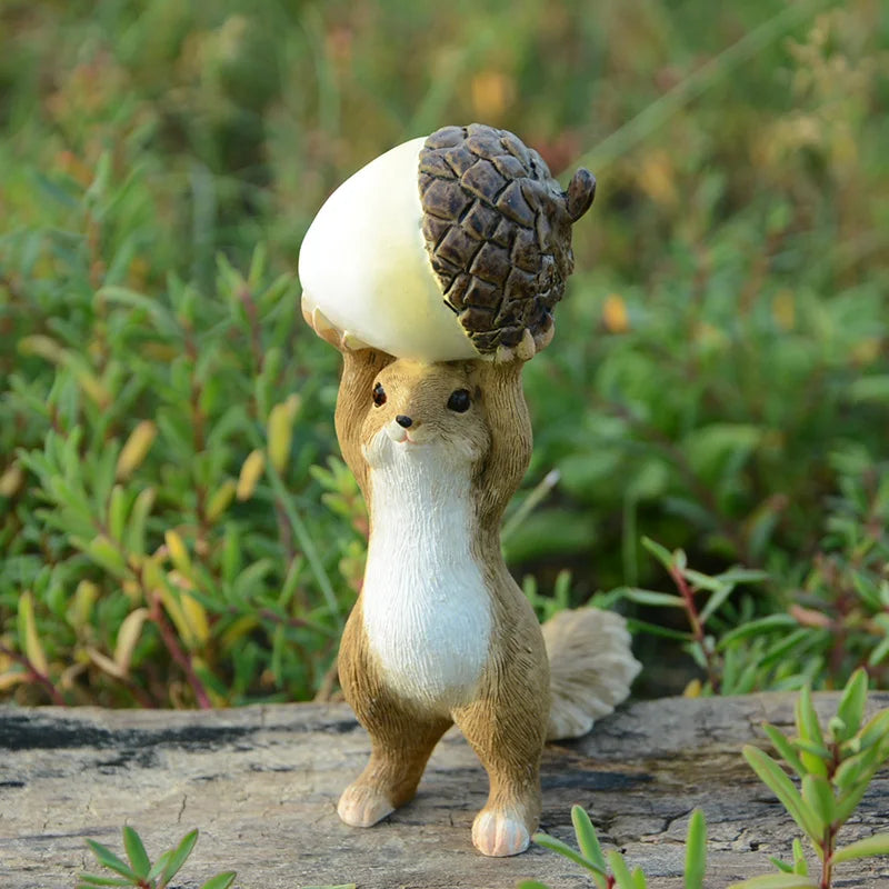 NutCharm – Das Deko-Eichhörnchen mit Herz!