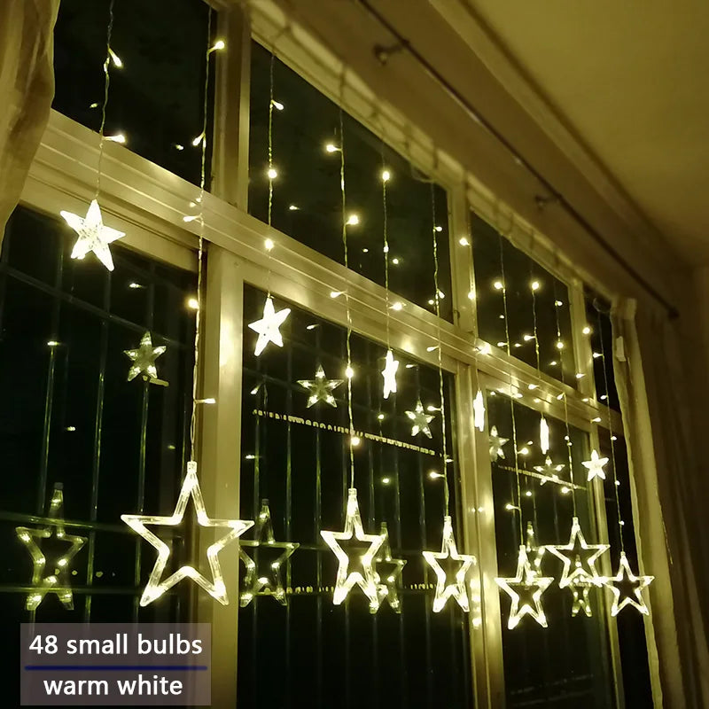 Lunessa LED Vorhanglichter Sterne | Koppelbar & Energiesparend | Für Innen & Außen | Warmweiß | Mehrere Lichtmodi