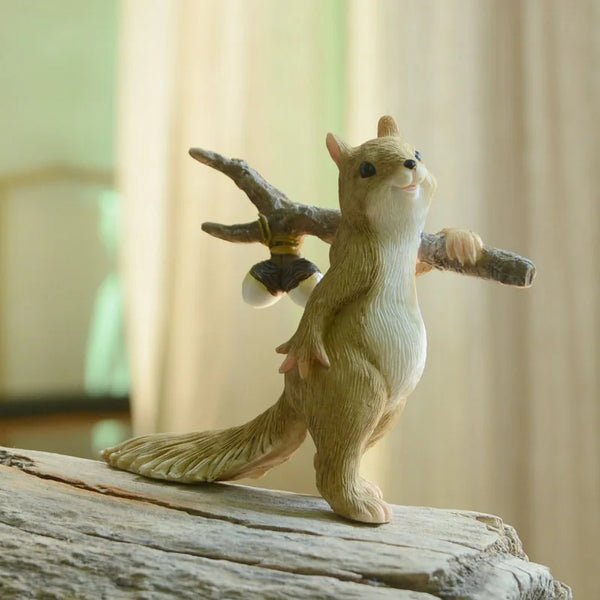 NutCharm – Das Deko-Eichhörnchen mit Herz!