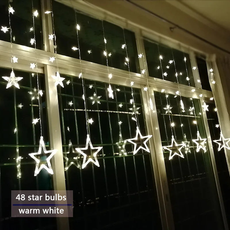 Lunessa LED Vorhanglichter Sterne | Koppelbar & Energiesparend | Für Innen & Außen | Warmweiß | Mehrere Lichtmodi