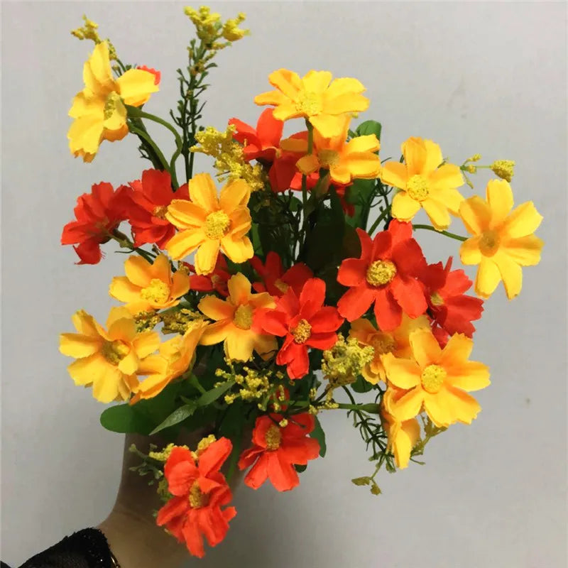 Kunstblumenstrauß Floraviva Daisy | 7 Zweige mit 28 Gänseblümchenköpfen | Seidenoptik | Für Tischdeko, Hochzeit & Zuhause