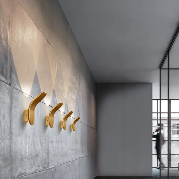 SkandiGlow Wandleuchte | LED Skateboard-Design | Modern & Kreativ