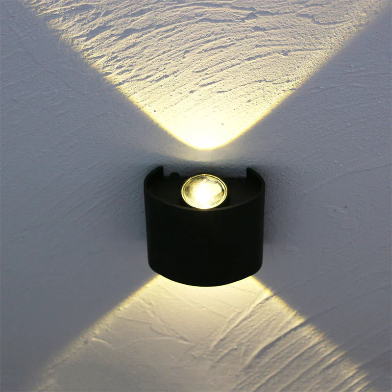 LumiVero LED Außenwandleuchte Modern | Energieeffizient & Wetterfest | 7x7,5 cm | Warmweißes Licht für Garten & Fassade