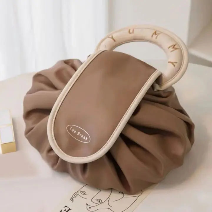 ChicNest – Die Make-up-Tasche, die sich für dich ausbreitet!