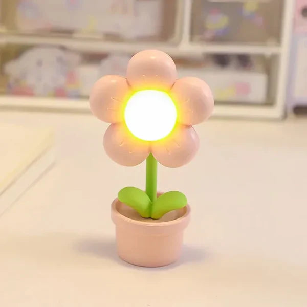 Tischlampe Florya BloomLight | Blütenform | Sanftes Stimmungslicht | Kompakt & Dekorativ | Für Schlafzimmer, Wohnzimmer & Kinderzimmer