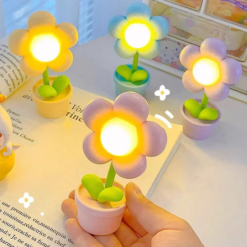 Tischlampe Florya BloomLight | Blütenform | Sanftes Stimmungslicht | Kompakt & Dekorativ | Für Schlafzimmer, Wohnzimmer & Kinderzimmer