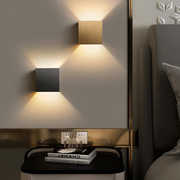 LED-Wandleuchte NORDIVIA | USB & Kabelbetrieb | Doppelte Lichtfarbe | Aluminium & Acryl | 10x10x5 cm