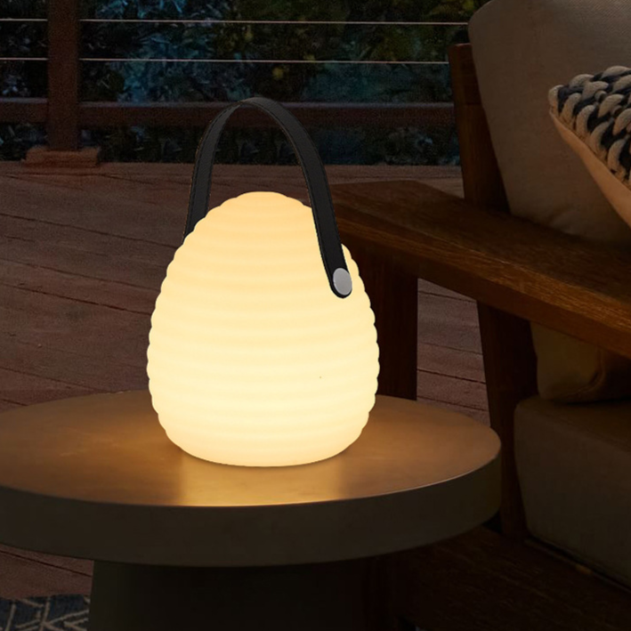 Variluma Moderne LED Outdoor-Laterne | 16 Farben & Fernbedienung | Wiederaufladbar & Wetterfest | Ø16 cm × H20 cm