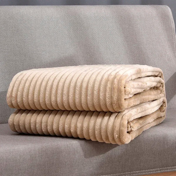 Flauschdecke SoftHaven | Gestreiftes Flanell | Extra Weich & Warm | Für Sofa, Bett & Reisen