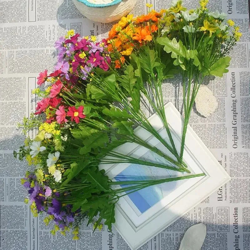 Kunstblumenstrauß Floraviva Daisy | 7 Zweige mit 28 Gänseblümchenköpfen | Seidenoptik | Für Tischdeko, Hochzeit & Zuhause