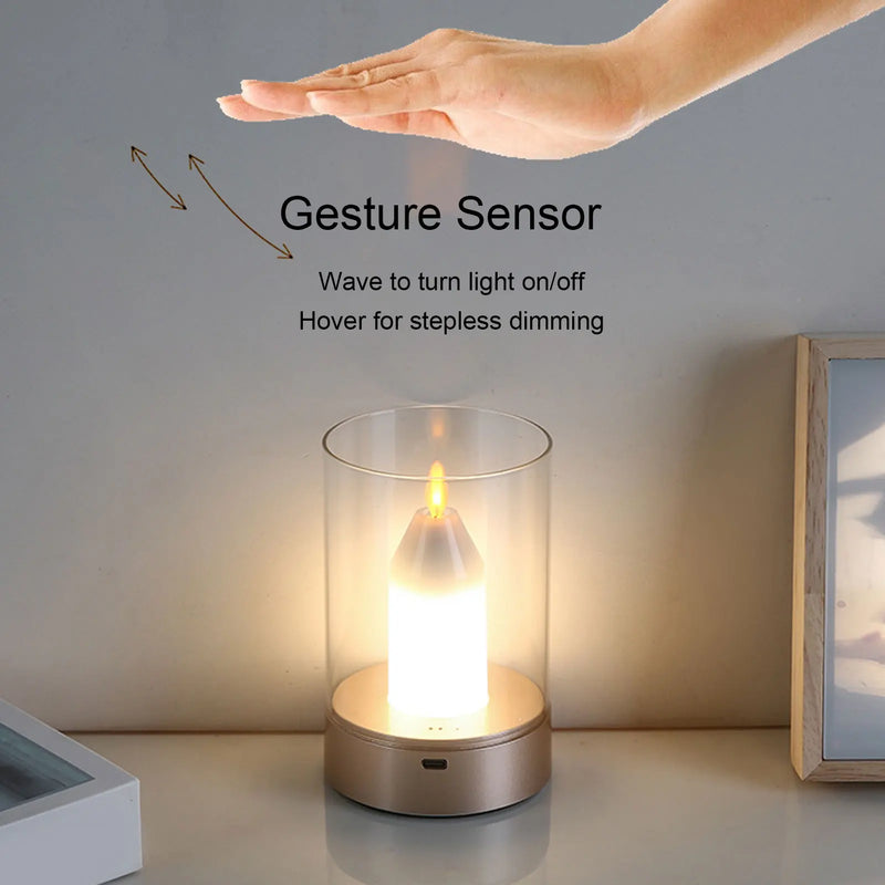 AuraFlame LED Kerze | Gestensteuerung & Stufenlos dimmbar | USB wiederaufladbar | Warmlicht 2400K | 8,5 × 8,5 × 13 cm