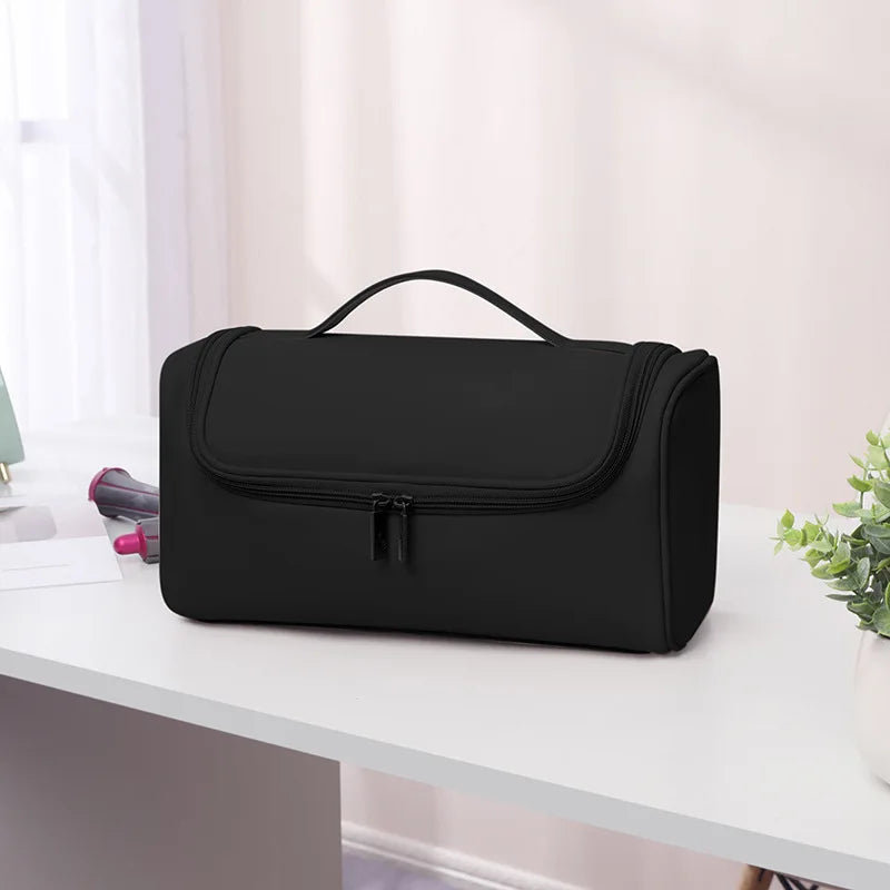Veluvia Tragbare Haartrockner-Tasche für Reise & Aufbewahrung | Samt-Organizer für Dyson Airwrap & Zubehör | Schutz- & Aufbewahrungstasche mit Haken & Fächern