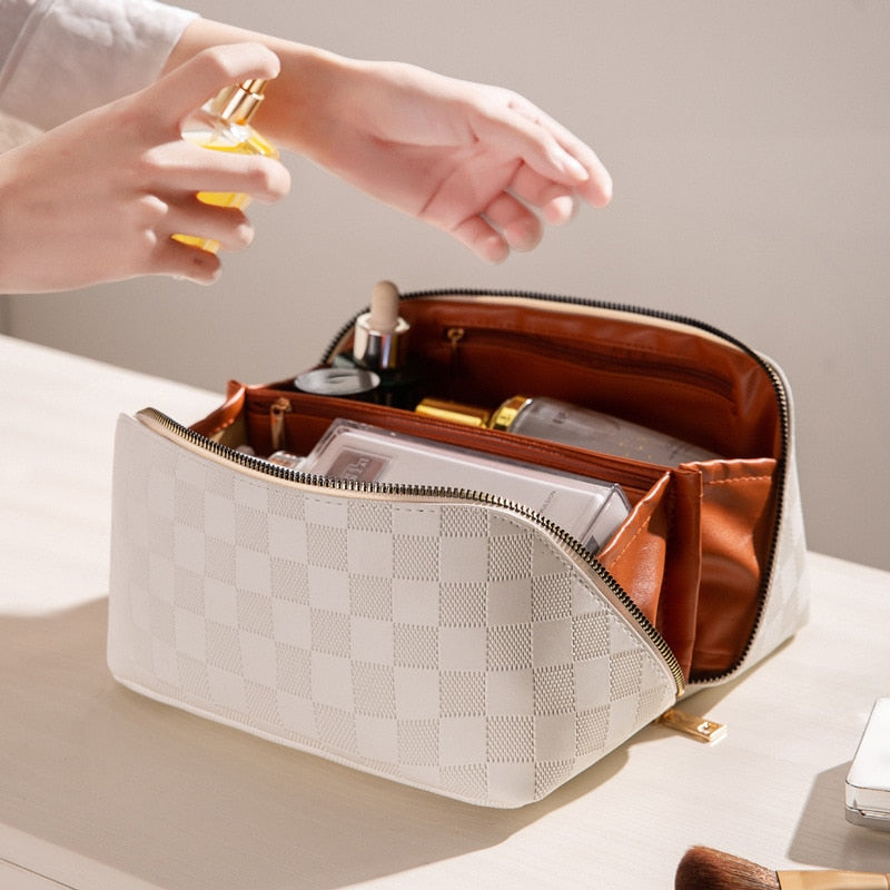 Velvoria Luxus-Kosmetiktasche für Reisen & Zuhause | Mit Fächern & PU-Leder | Wasserabweisend & Vielseitig