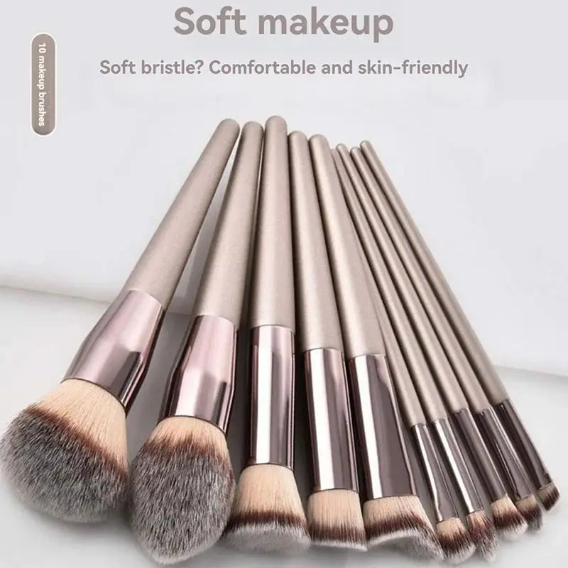 Make-up Pinselset LuxeBrush Gold | 10-teilig | Weiche Synthetikhaare & Holzgriff | Präzise & Hautschonend