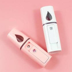 Nano-Gesichtsspray Mistella Mini | USB-aufladbar | Feuchtigkeitsspendender Kaltnebel | Für Gesicht, Poren & Wimpernreinigung | 20 ml