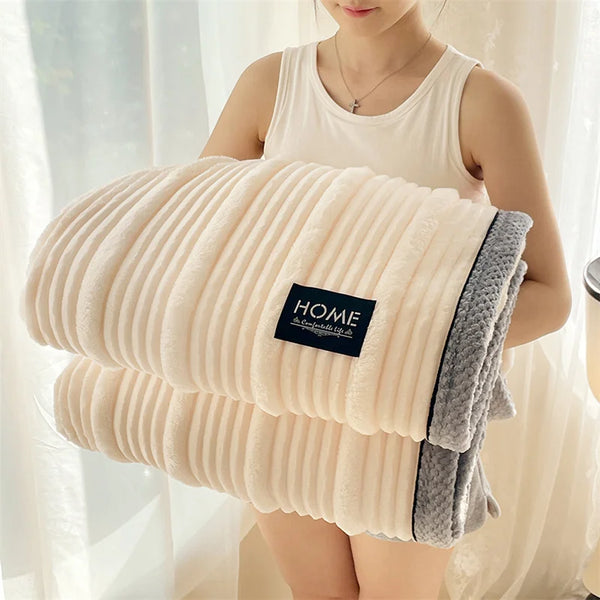 Flauschdecke VeluStripe | Imitiertes Kaninchenfell | Gestreift & Ultraweich | Für Sofa, Bett & Büro