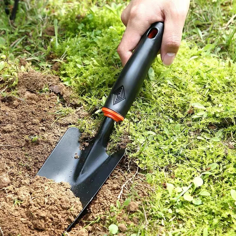 TerraGrip Gartengerät 2-in-1 Hacke & Rechen | Robustes Kombi-Werkzeug mit 5 Zinken | Aus Karbonstahl | Für Beetpflege & Unkrautentfernung