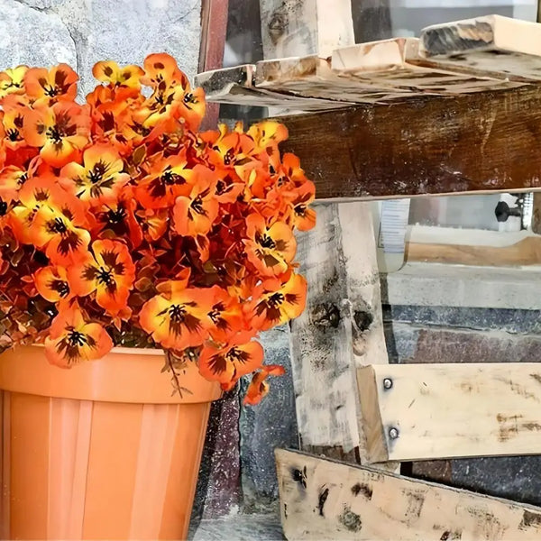 Floravida Elegance  Künstliche Stiefmütterchen mit Eukalyptus | UV-beständig | Herbstdeko für Haus & Garten | 37 × 19 cm