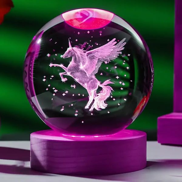Lunoria Kristallkugel Einhorn | 3D-Lasergravur mit LED-Holzsockel | Stimmungslicht & Geschenkidee | Ø 8 cm