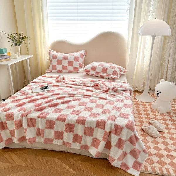 Pandaluna Kuscheldecke Flanell mit Karomuster | Weich & Atmungsaktiv | Für Sofa, Bett & Büro | Waschmaschinengeeignet | Rosa/Weiß