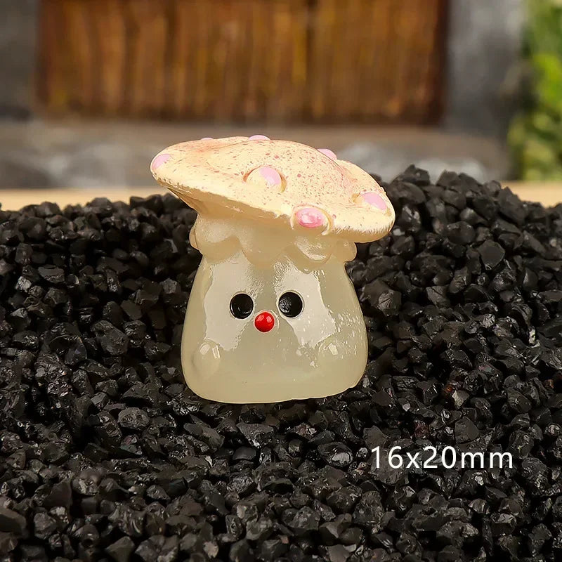 Mycoria Mini-Pilze 6er-Set | Leuchtende Dekofiguren | Harz | Für Feengarten, Mooslandschaften & Puppenhaus