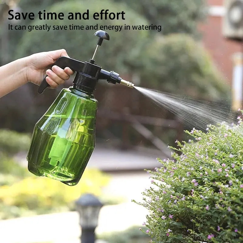 AquaPressa Gartensprüher mit Handpumpe | 1,5 L Drucksprüher mit verstellbarer Düse | Für Zimmerpflanzen, Garten, Reinigung & Gewächshaus