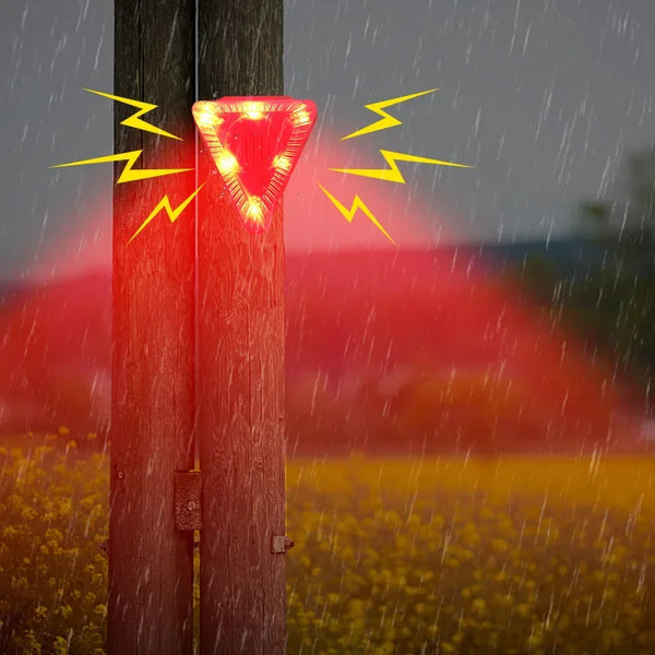 SicherSolar Solar-Alarmleuchte mit Hundegeräusch | LED-Sicherheitslicht mit 129 dB Alarm | Wasserdicht & Tierabwehr | Für Garten, Hof & Stallungen