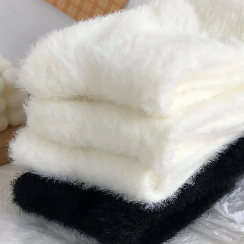SamtNest Unisex Kuschelsocken | Nerz-Samt & Coral-Fleece | Extra Dick & Warm | Schwarz & Weiß | Winter