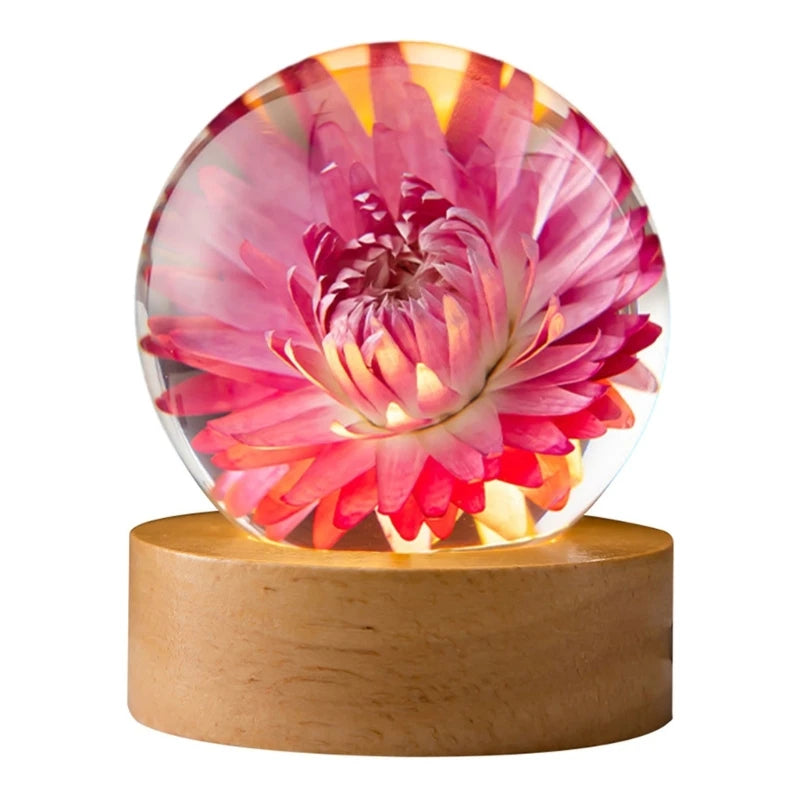 Kristallkugel Lampe | Mit Blumenmuster | Warmes Stimmungslicht & Deko | Resin & Holz | 6 cm