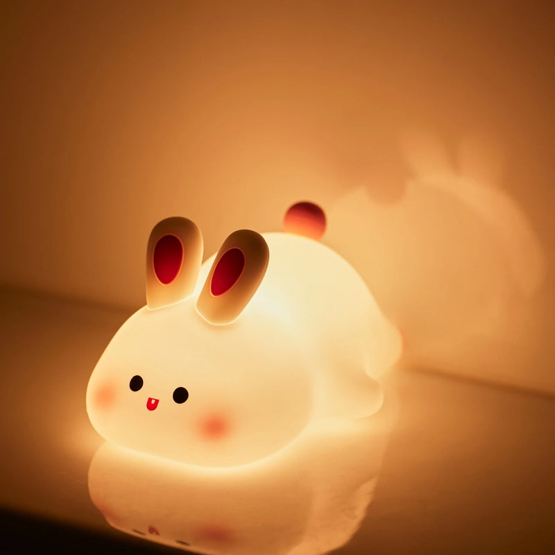 QuackGlow LED Nachtlicht | Niedliches Entendesign | Weiches Silikon | 3 Helligkeitsstufen | USB-Wiederaufladbar | 12 × 10 × 12 cm
