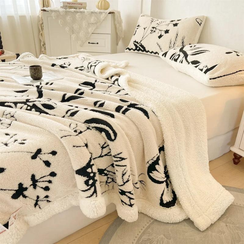 Lambiva Kuscheldecke aus Lammfellimitat | Zweilagig & Extra Warm | Samtweich für Sofa, Bett & Wintertage | Verschiedene Größen