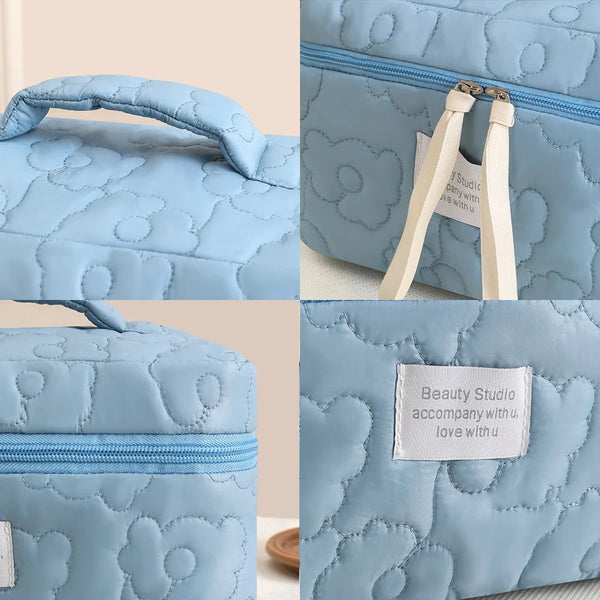 Blossura Gesteppte Kosmetiktasche aus Baumwolle | Make-up-Tasche mit Reißverschluss für Damen | Reise-Kulturbeutel mit Blumenmuster & Innenfächern